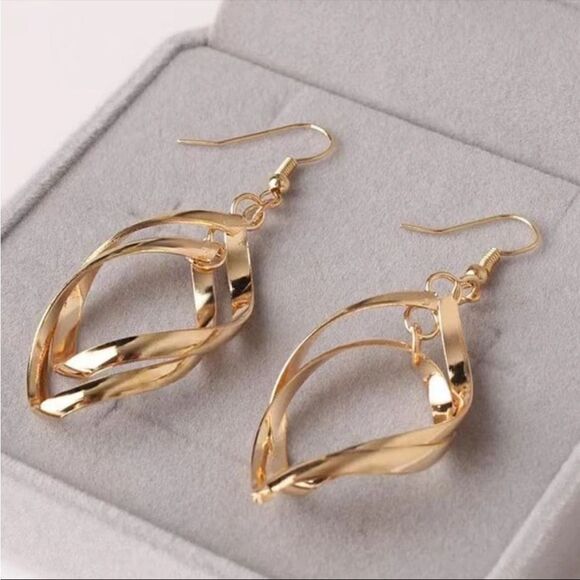 5/$25 Double Layered Gold Dangles - Picture 3 of 7